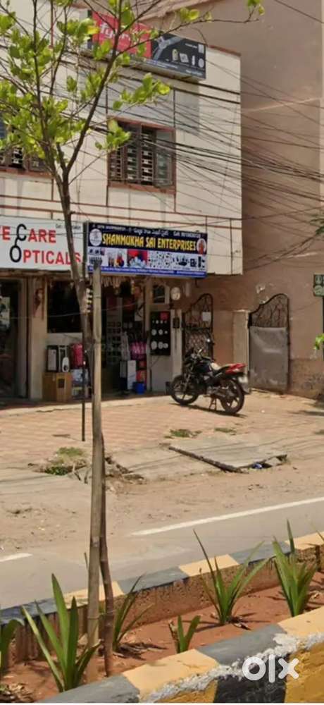 shop with furniture &  false ceiling for sale .no Materials