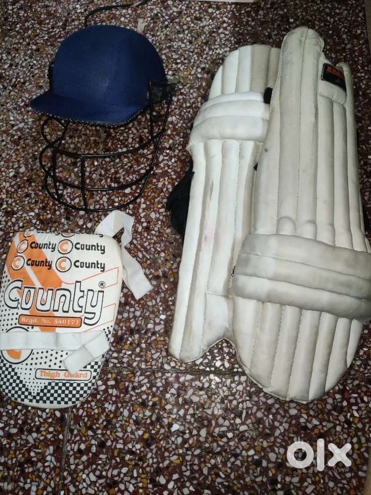 Cricket kit equipments