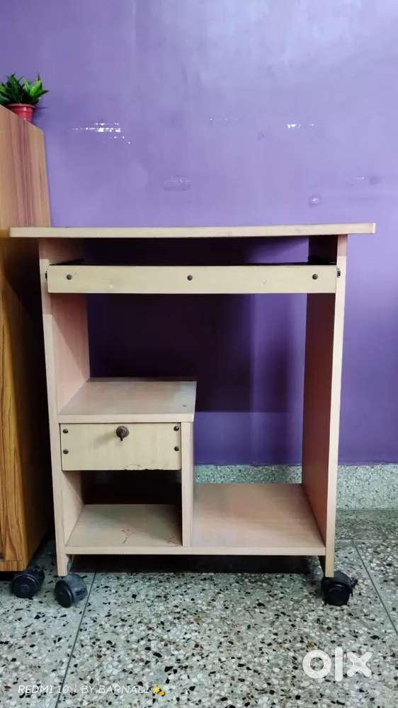 Ply wood computer table sell at very low price