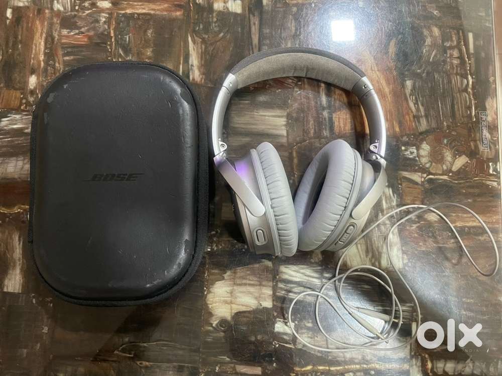 BOSE QUIET COMFORT 35 ii wireless headphones