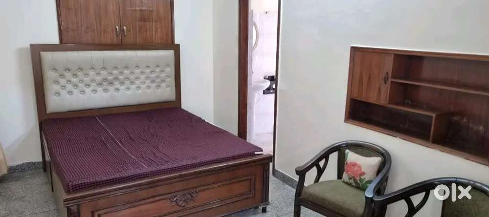 Independent Furnished 1 room kitchen washroom in sector 8 Chandigarh