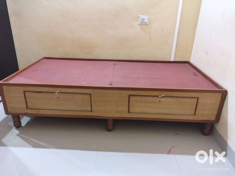 3*6 bed with good condition & good storage space & front side compartm