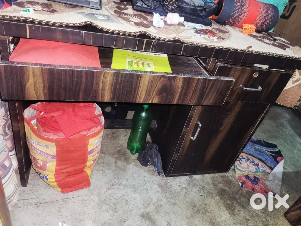 Computer table waterproof