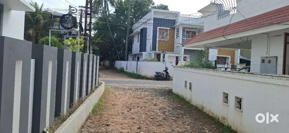 Pattom cosmo hospital 500 meter 6 cent plot for sale