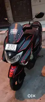 Burgman street 125 Model 2018 with a Good condition no dent.