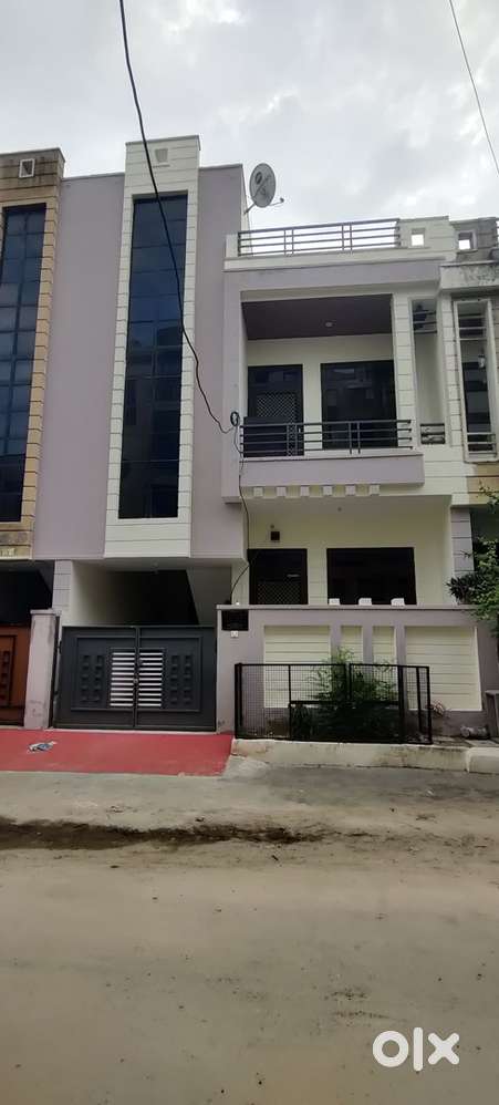 3BHK  1st Floor separate Portion rent par dena hai near NBF School