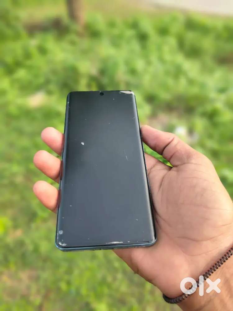 vivo V25 Pro phone selling