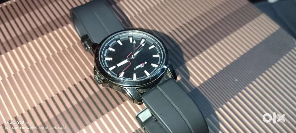 Premium Watch, Sleek,Smart Luxurious