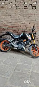 KTM DUKE BS4 200cc engine