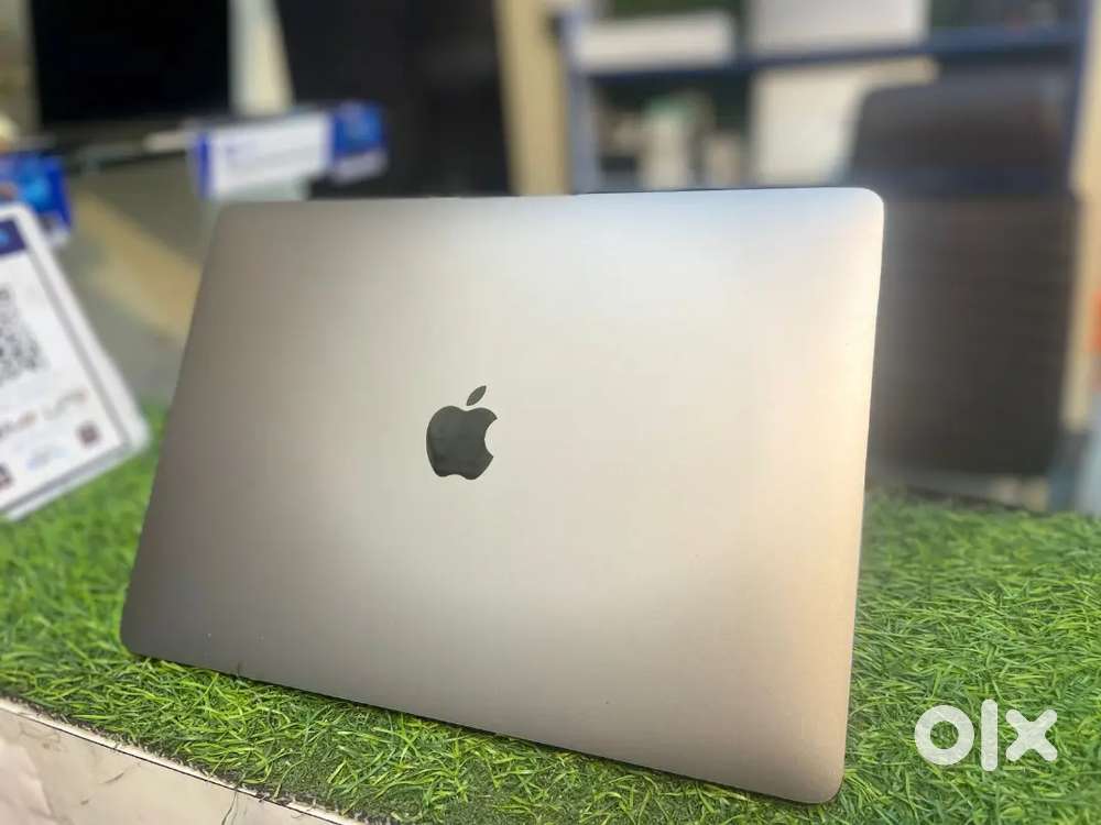 MACBOOK AIR 2019 A1932 CORE I5 13.3 INCH 8GB RAM 256GB SSD