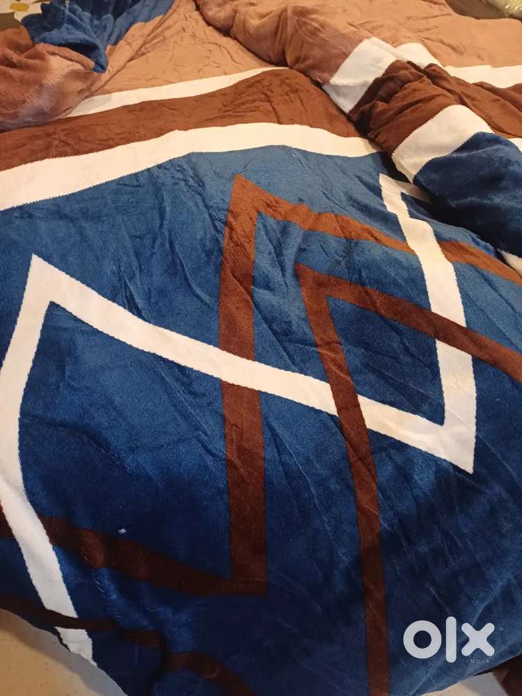 Rajai looks new double bed