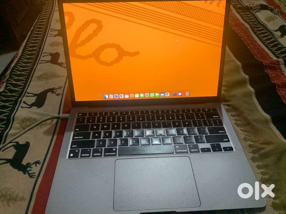 Apple Macbook Air  M1