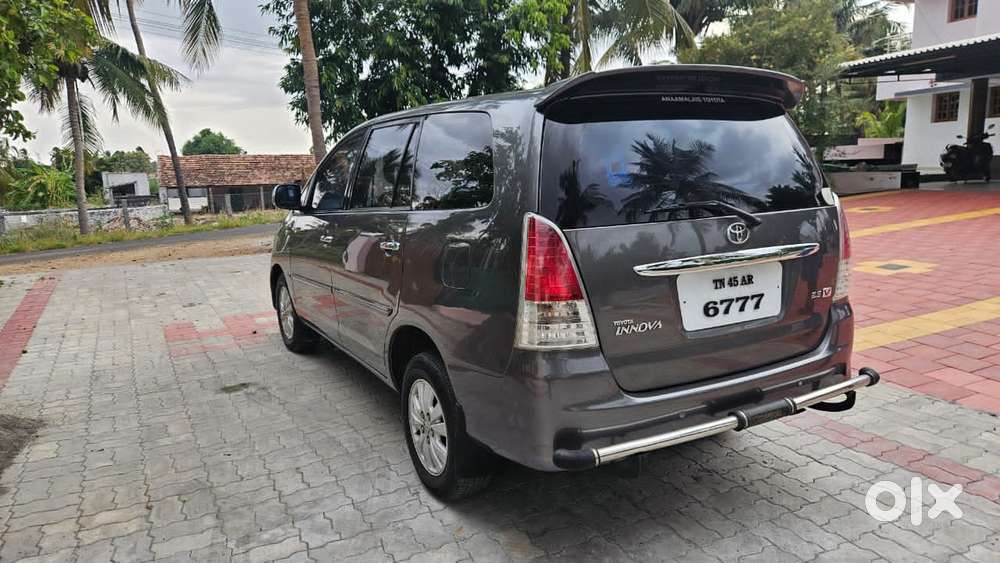 Toyota Innova 2.5 VX 7 STR, 2010, Diesel