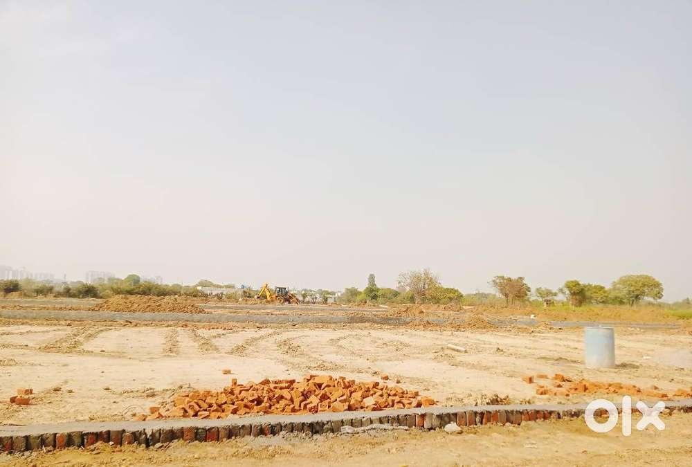 30 GAJ PLOT SALE IN GREATER NOIDA (w) HURRY BOOK YOUR SLOT TODAY