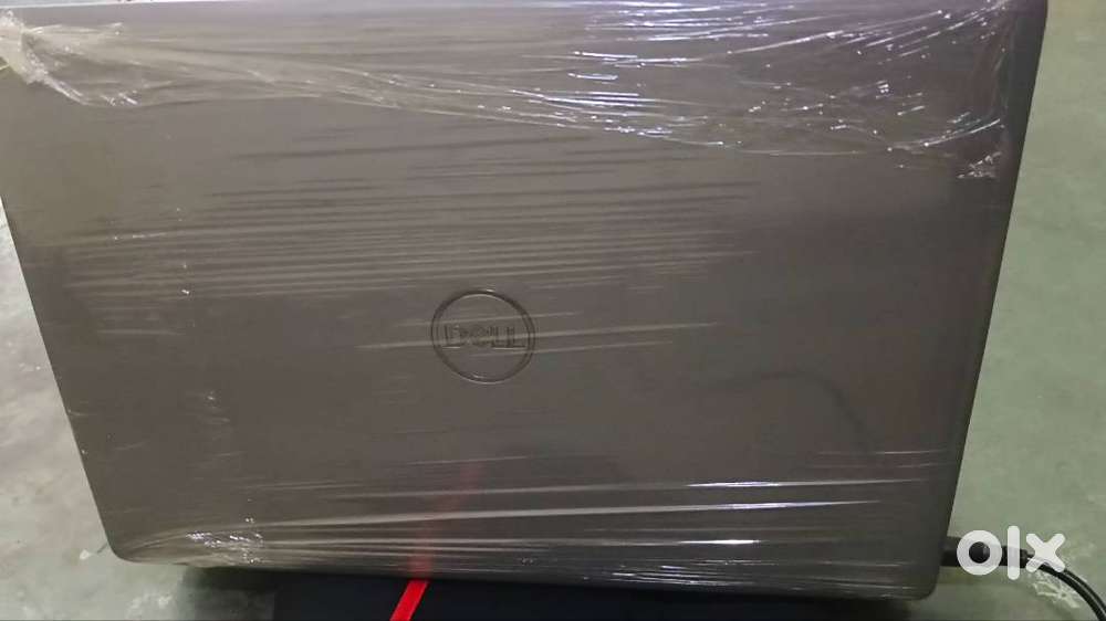 Dell i7 10th 8 ram 256 storage