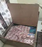 Box type wooden bed