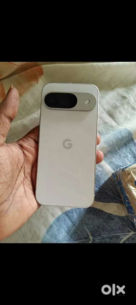 1 weak mobile 12/256 gb white colour
