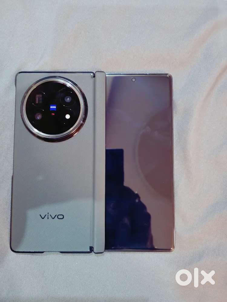 Vivo X Fold 5 512gb with full insurance 2 August Billing