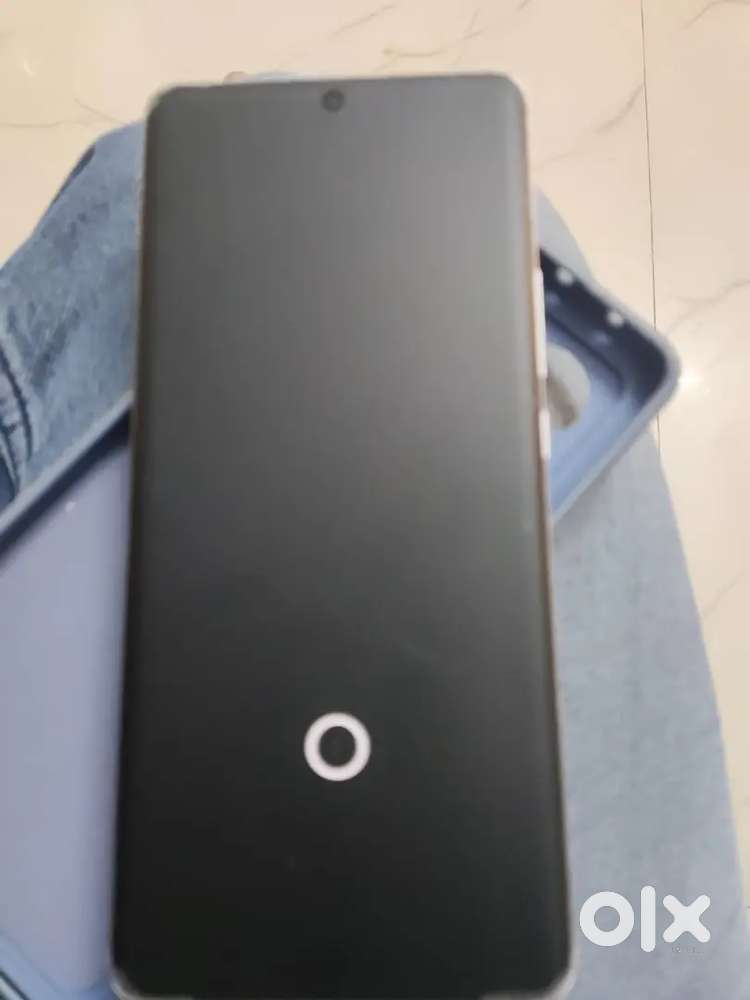 Xiaomi 12 pro.  12gb ram. 256 internal memory