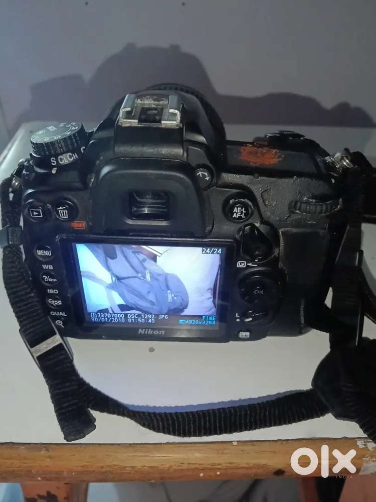 Nikon D7000 cemara urgently sell karna hai
