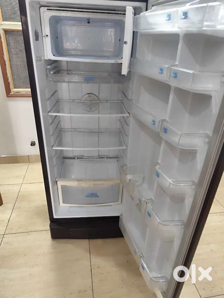 Fridge for sale godrej 251 ltr all working condition