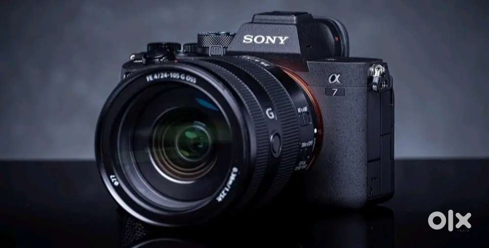 SONY A7 M4 . SONY A7 MARK IV SALE .NEW CONDITION.  BODY  & 24 -105