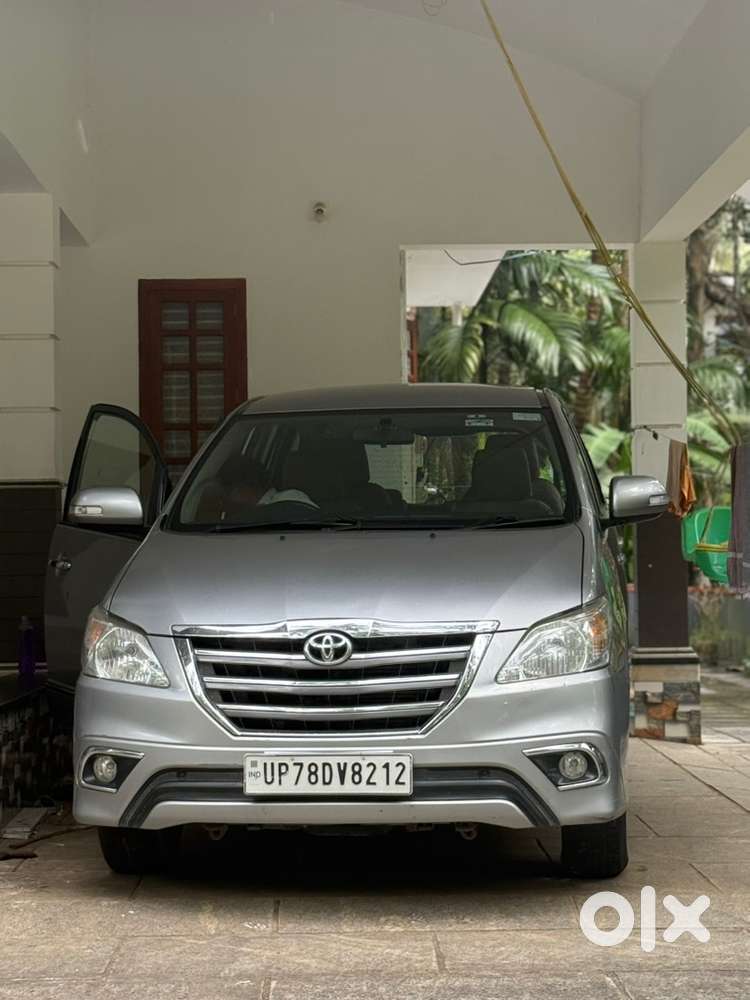 Toyota Innova 2016 Diesel 100000 Km Driven