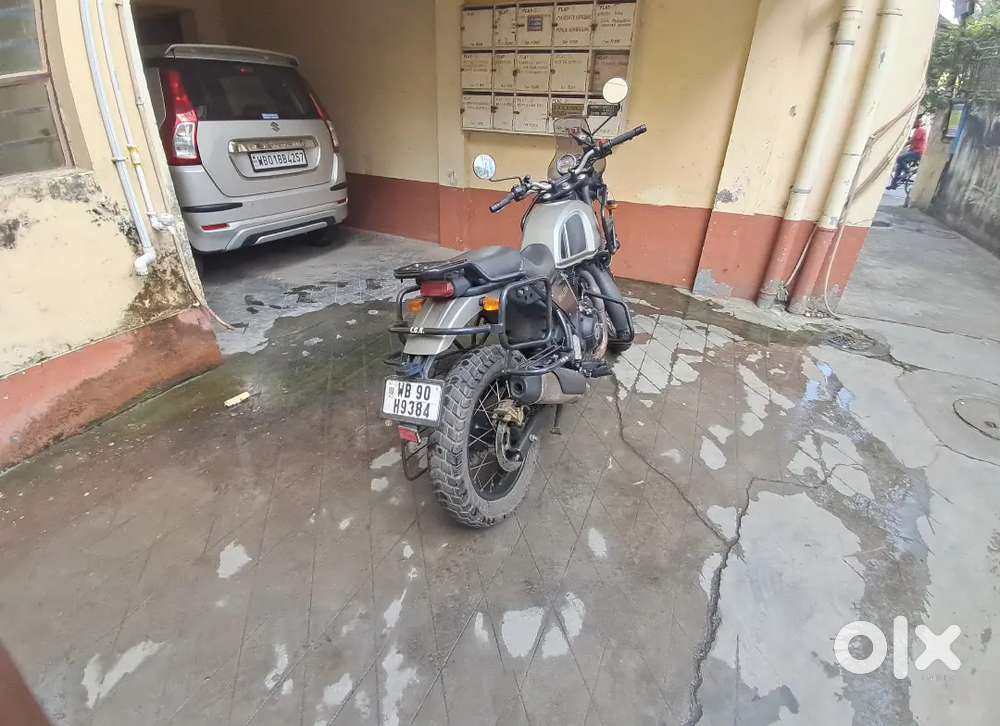 2022 RE Himalayan  Loaded with Extras  Well Maintained