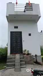 30 gaj ka makan h 2 room 1 khichan, 2 toilet 1 bhatroom
