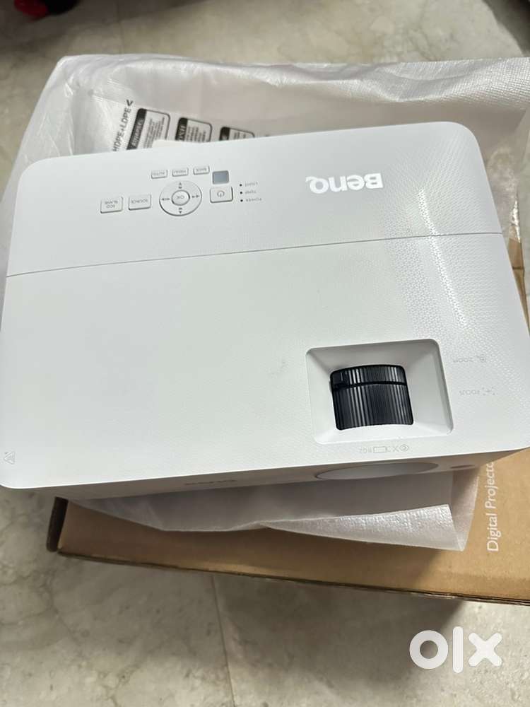 3D Full HD projector with Warranty Box and bill