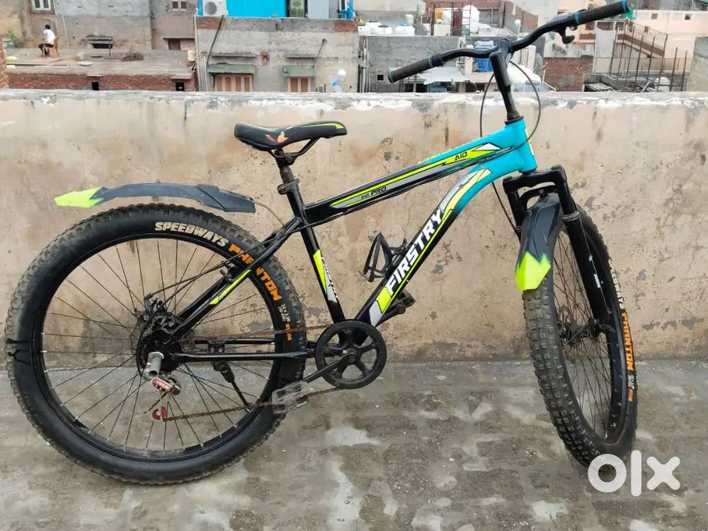 Streethawk bicycle in green colour