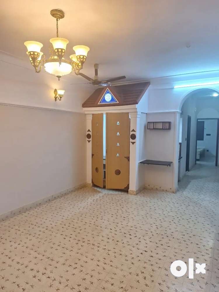 Semifurnished flat for rent at Poojappura