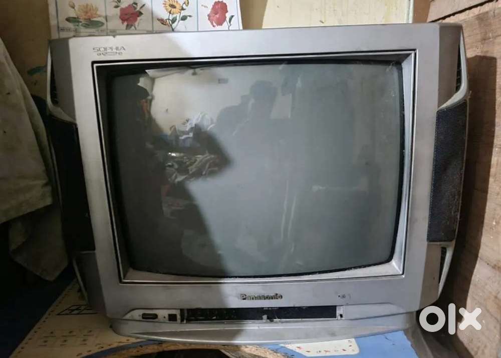 Panasonic SOPHIA GTV-2101 Cathode Ray Tube (CRT) television