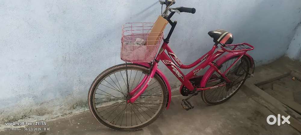 Lady cycle Best condition model 2024 
Bilkul new hai