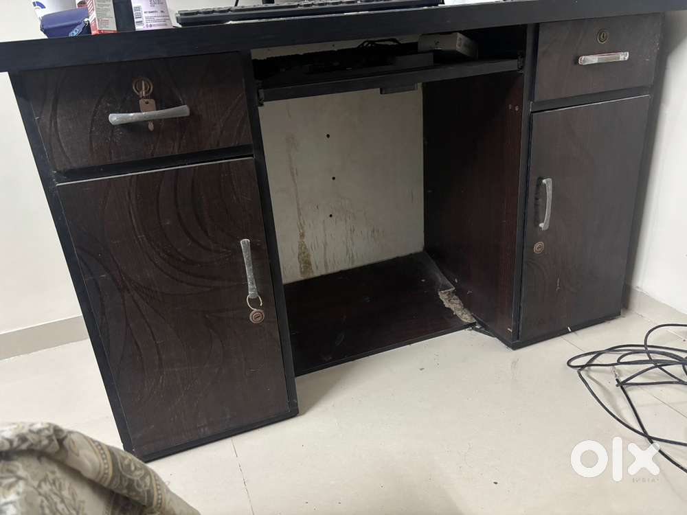 Offife reception table