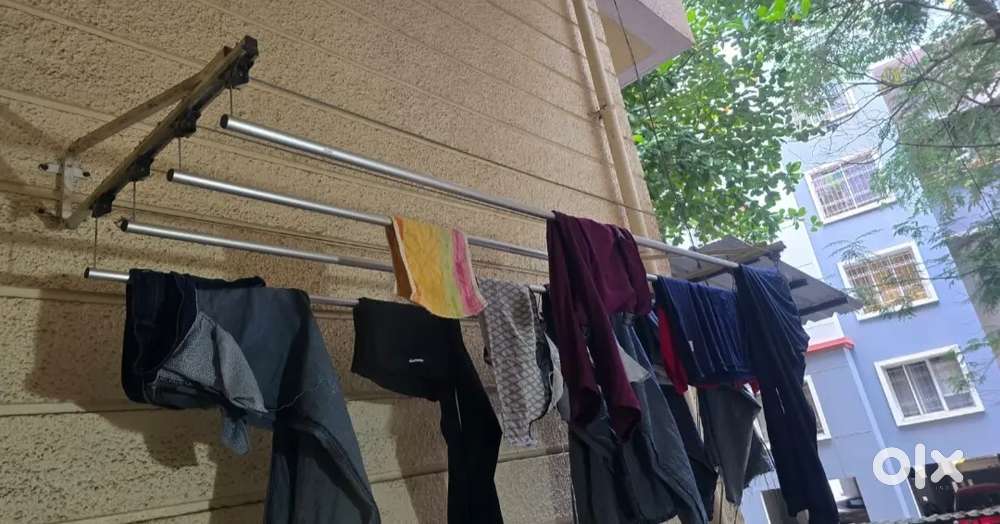 Easy Dry Clothes 4 rods available with hooks and frame