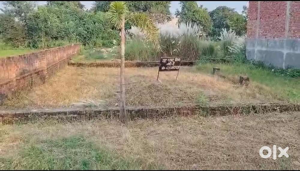 Plot at saraiya to pipraich road