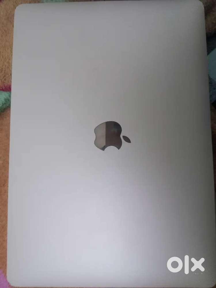 Apple laptop