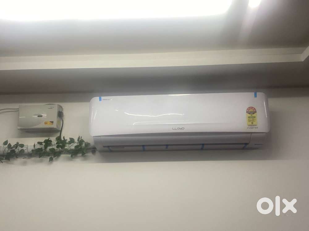 2-Ton Lloyd 5-Star AC with Stabilizer