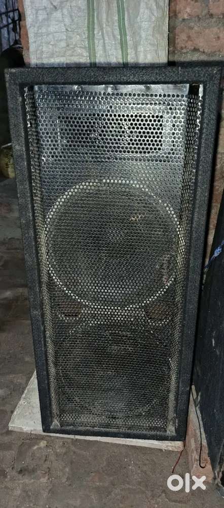 Double 12 inch box 250w per speaker