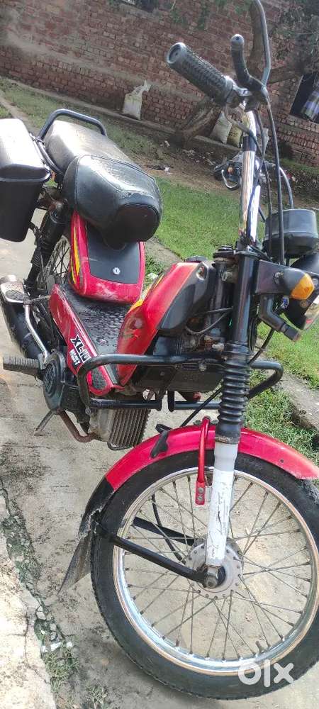 मुझे पैसे साख्त की ज़रूरत है,,,