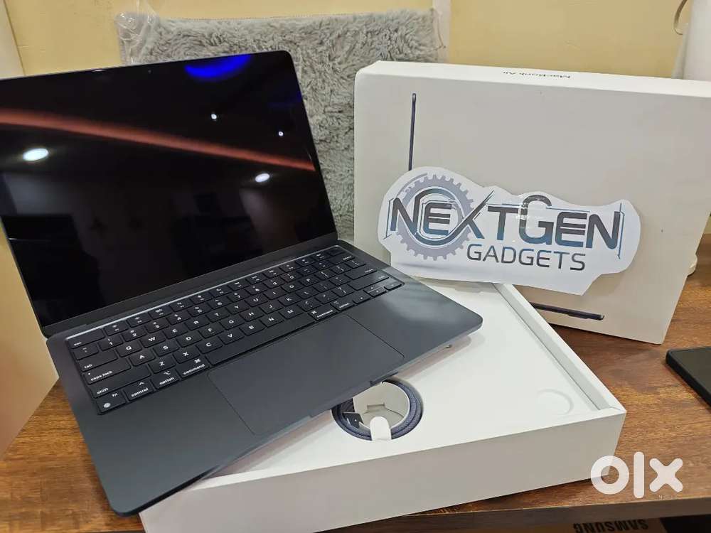 MacBook Air M2 (16/256 GB) (Just Unboxed)