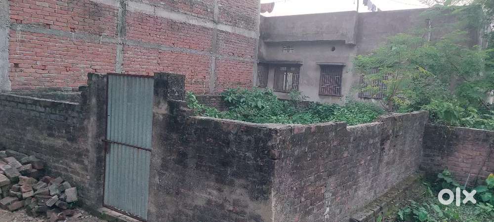 Plot for sale with double road in krishnapuri with four vechile road