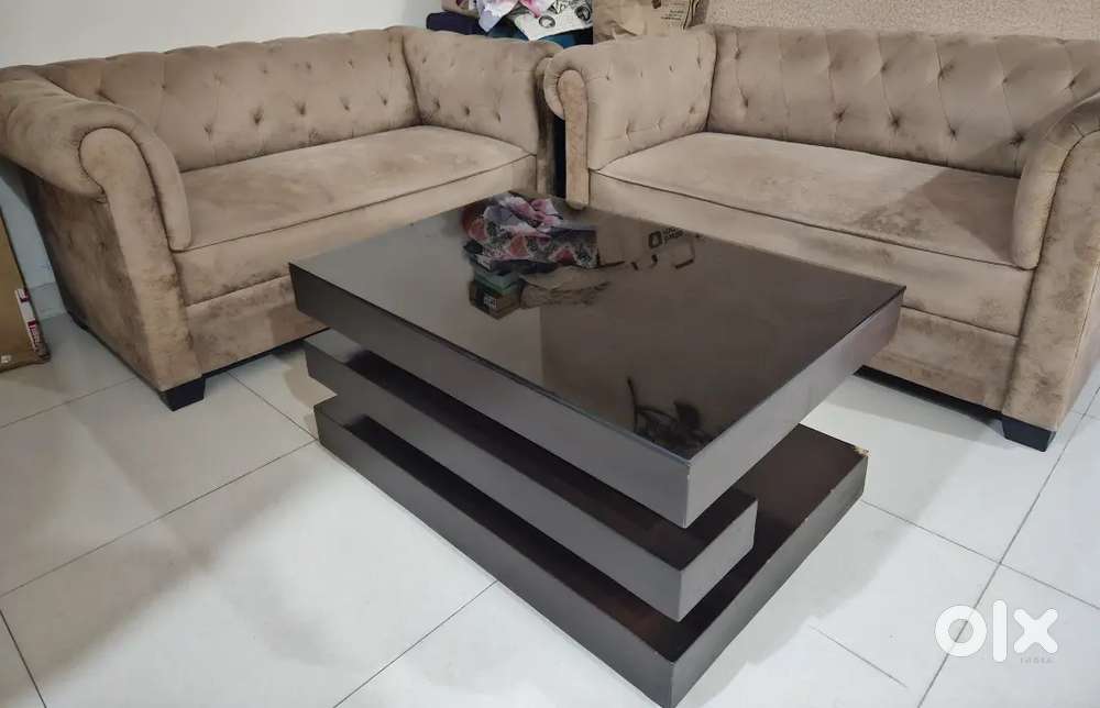 Sofa set with center table