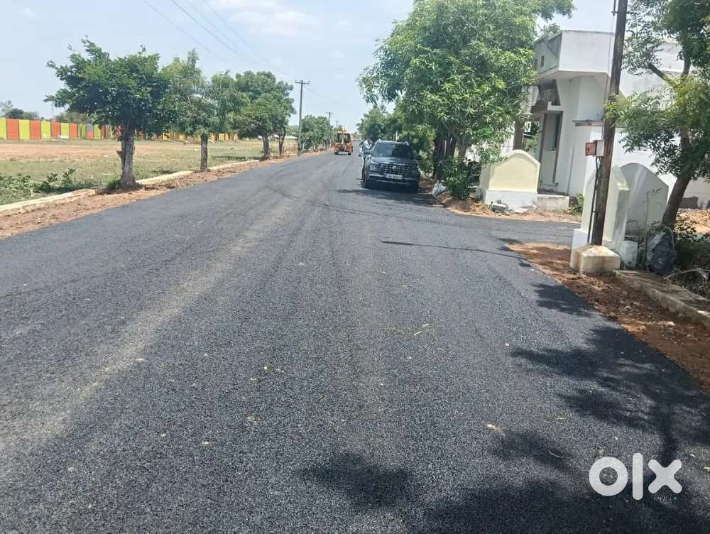 5 min drive from keeranur bus stand emi plots available