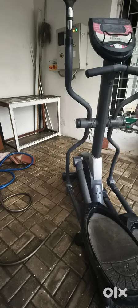 Elliptical trainer (propel)
