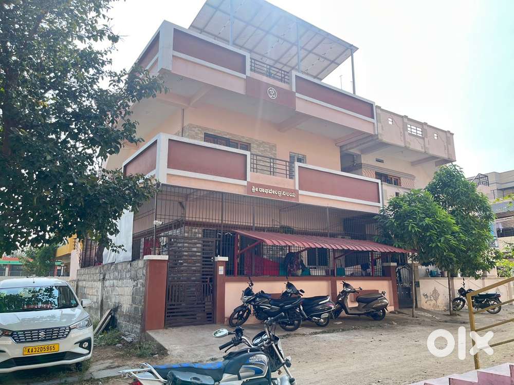 2 BHK inFirst floor 24*7 water Both Corporation & Bore well