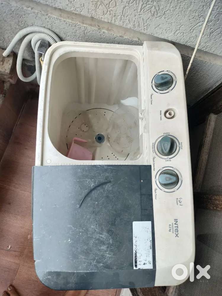 Semi automatic washing machine for urgent sale