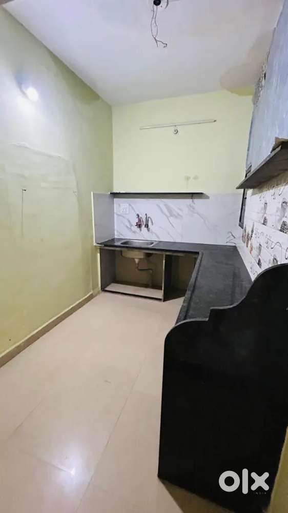 1 bhk house 1st floor
