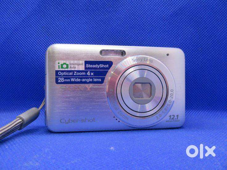 Sony Cybershot DSC W-310 camera, digicam, point and shoot.